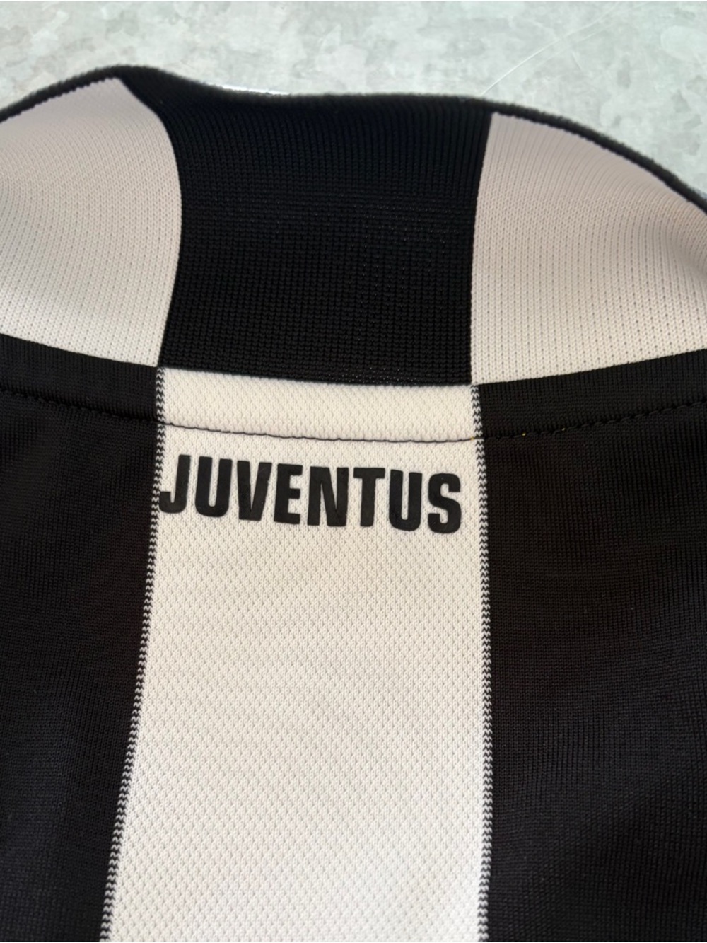 Nike Juventus Football Club Home Shirt, 2014/2015, MEDIUM - Picture 6 of 8